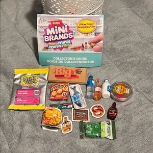 Mini Brands Fill the Fridge bundle  with mini Hersey